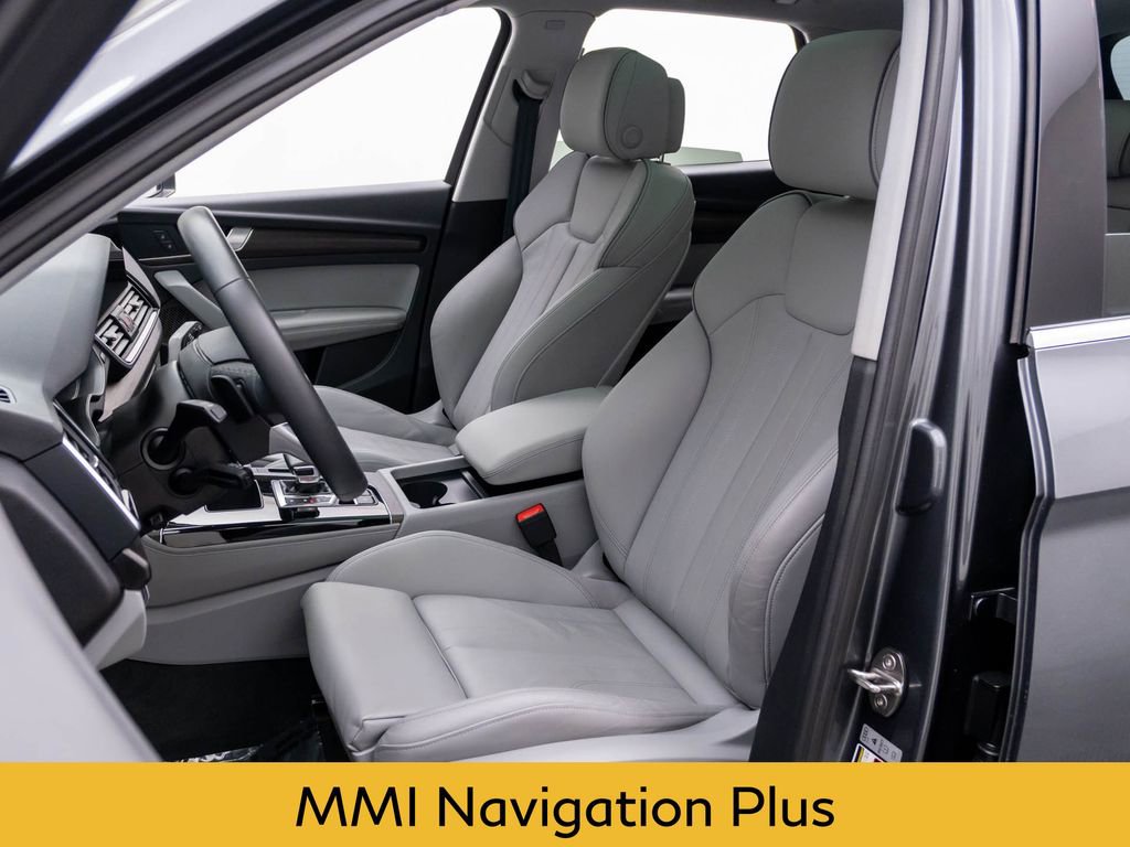 Used 2024 Audi Q5 e Premium Plus w/ Premium Plus Package image 16