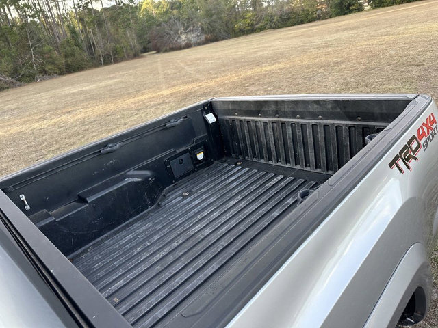 Used 2018 Toyota Tacoma TRD Sport image 15