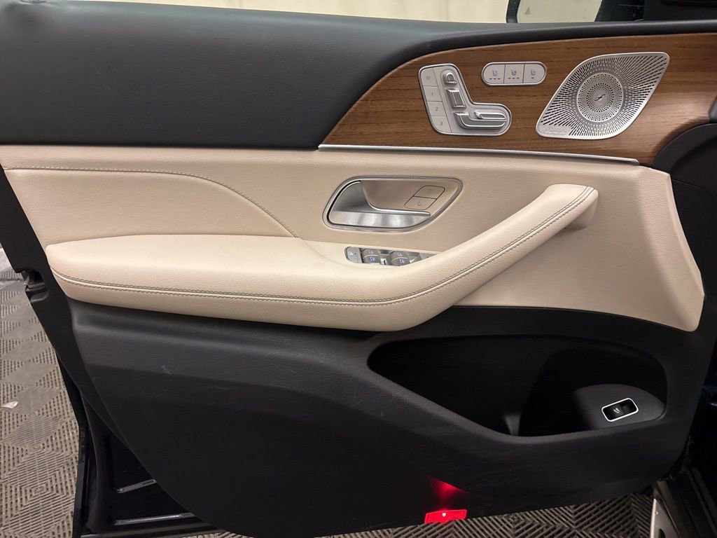 Used 2022 Mercedes-Benz GLS 450 4MATIC image 11