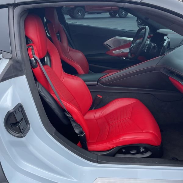 Used 2022 Chevrolet Corvette Stingray w/ Engine Appearance Package image 7