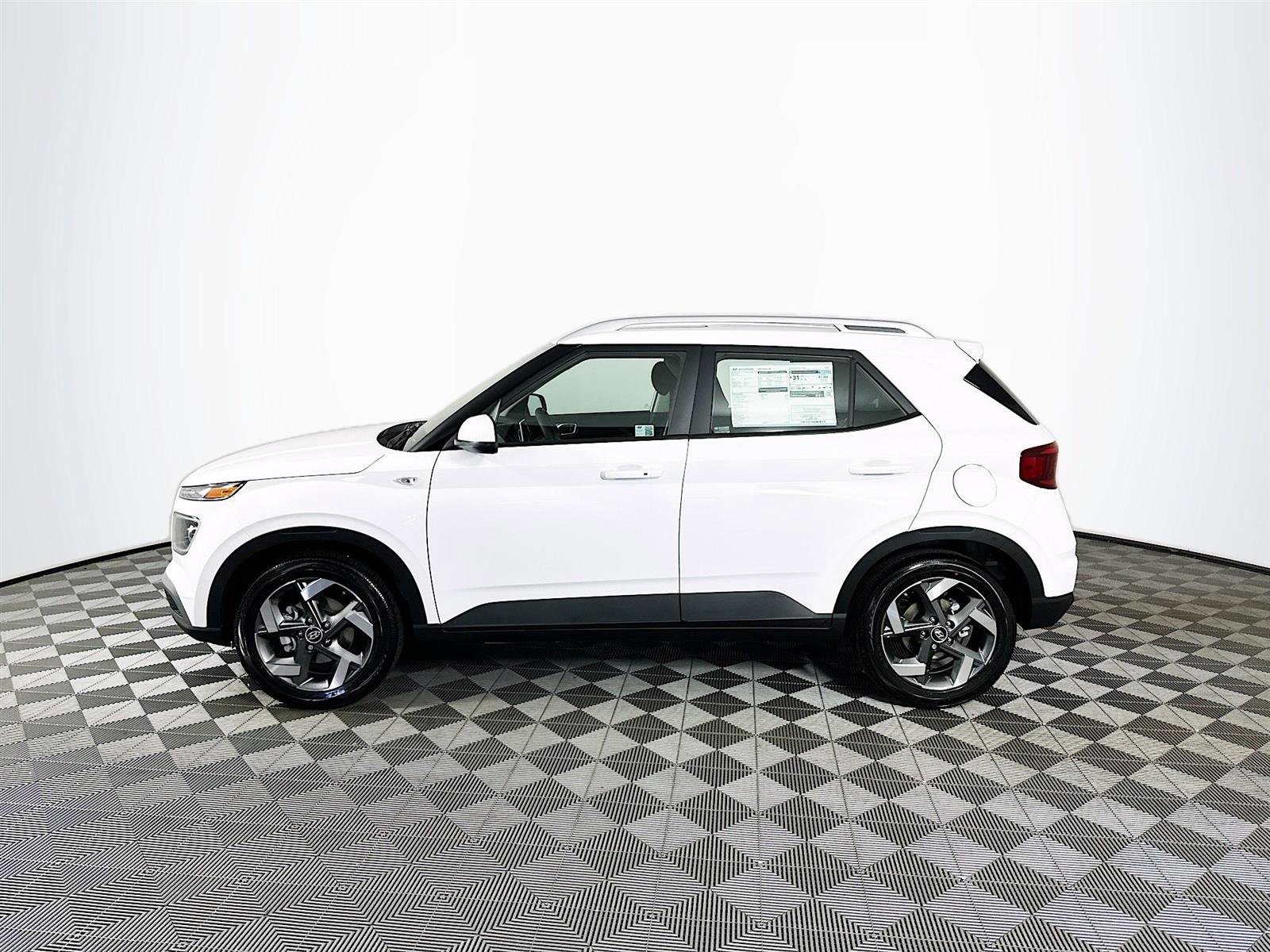 New 2025 Hyundai Venue SEL image 4