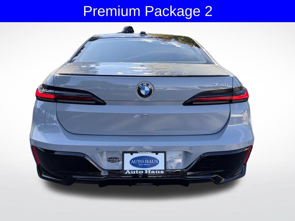 Used 2024 BMW 740i RWD image 9