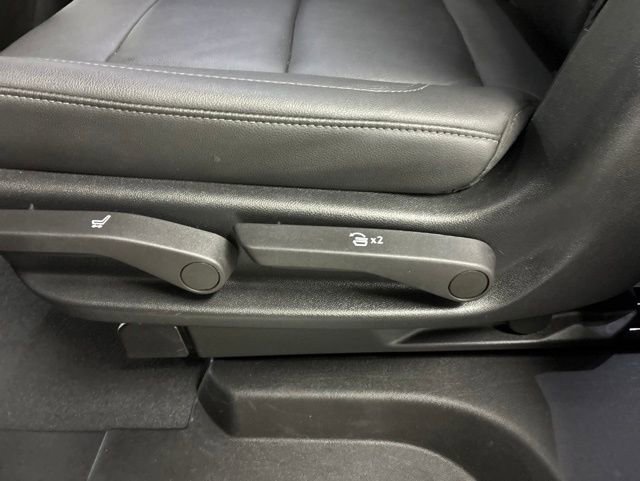 Used 2022 Chevrolet Tahoe LT w/ Luxury Package AWD/4WD image 23