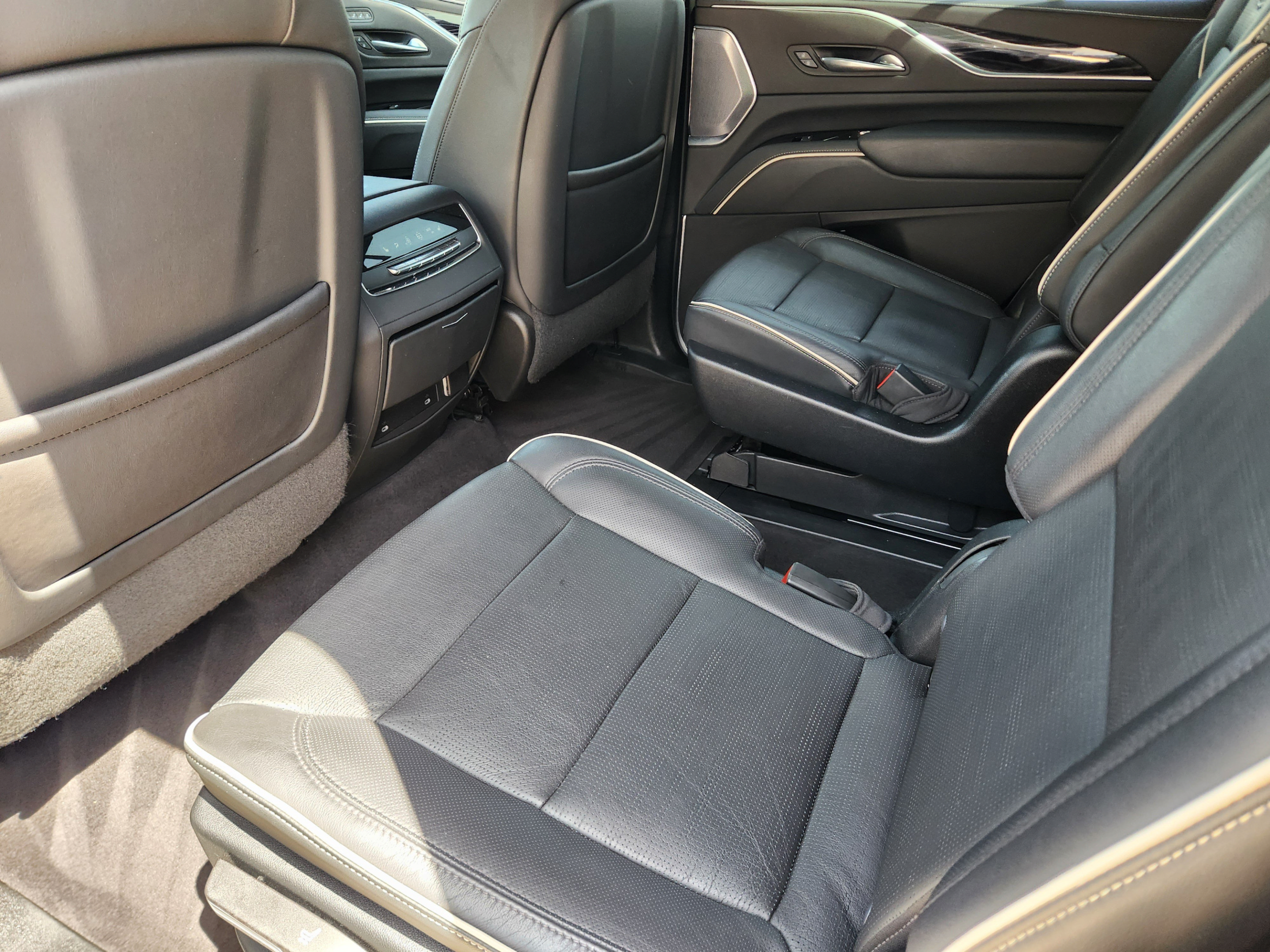 Used 2022 Cadillac Escalade Sport w/ Touring Package AWD/4WD image 25