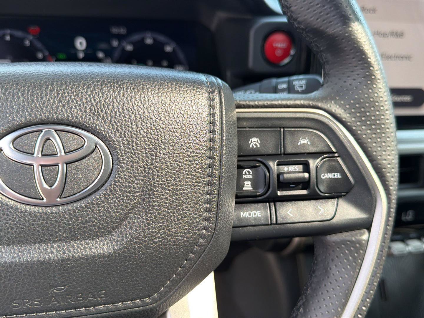 Used 2025 Toyota 4Runner TRD Off-Road Premium AWD/4WD image 22