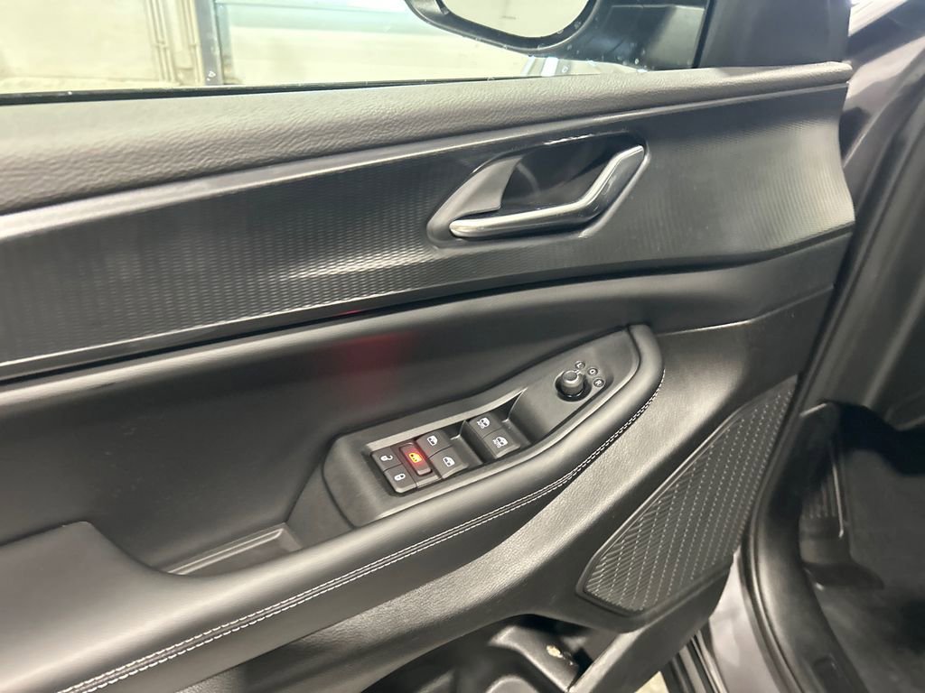New 2026 Jeep Grand Cherokee L Laredo image 14