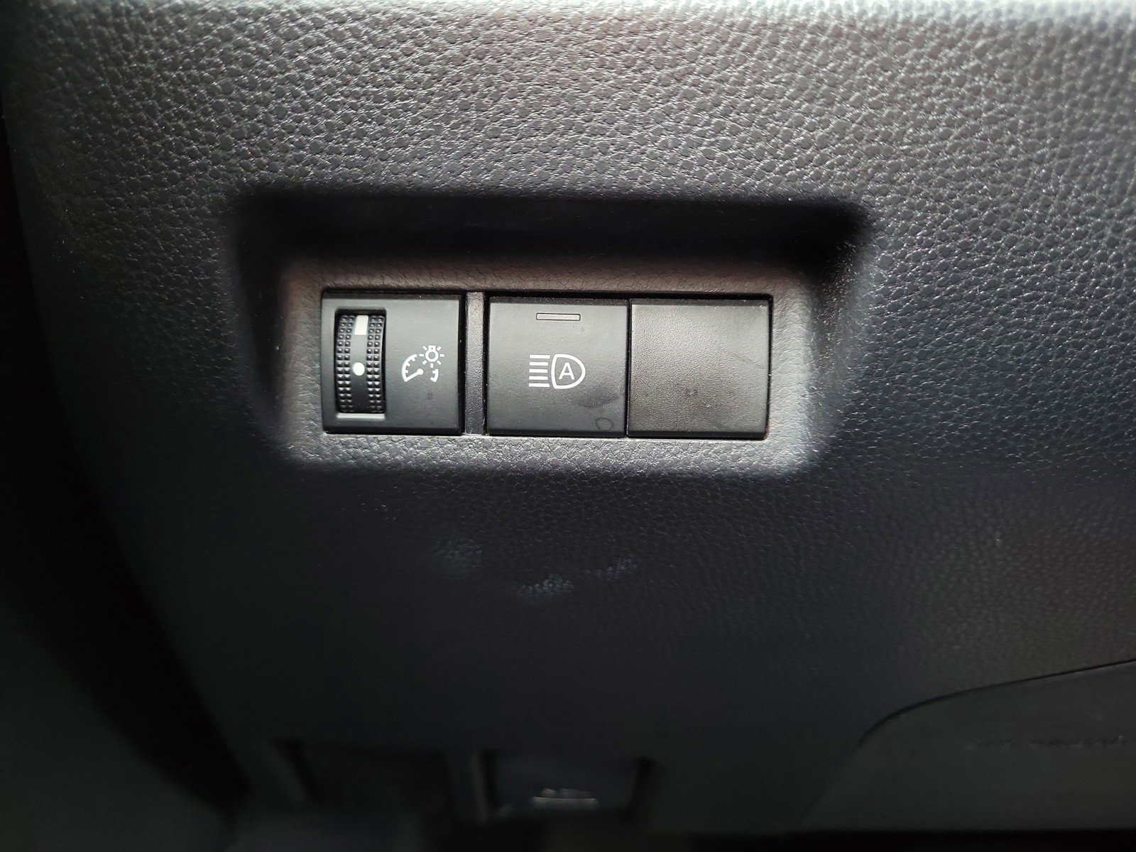 Used 2024 Toyota RAV4 LE FWD image 20