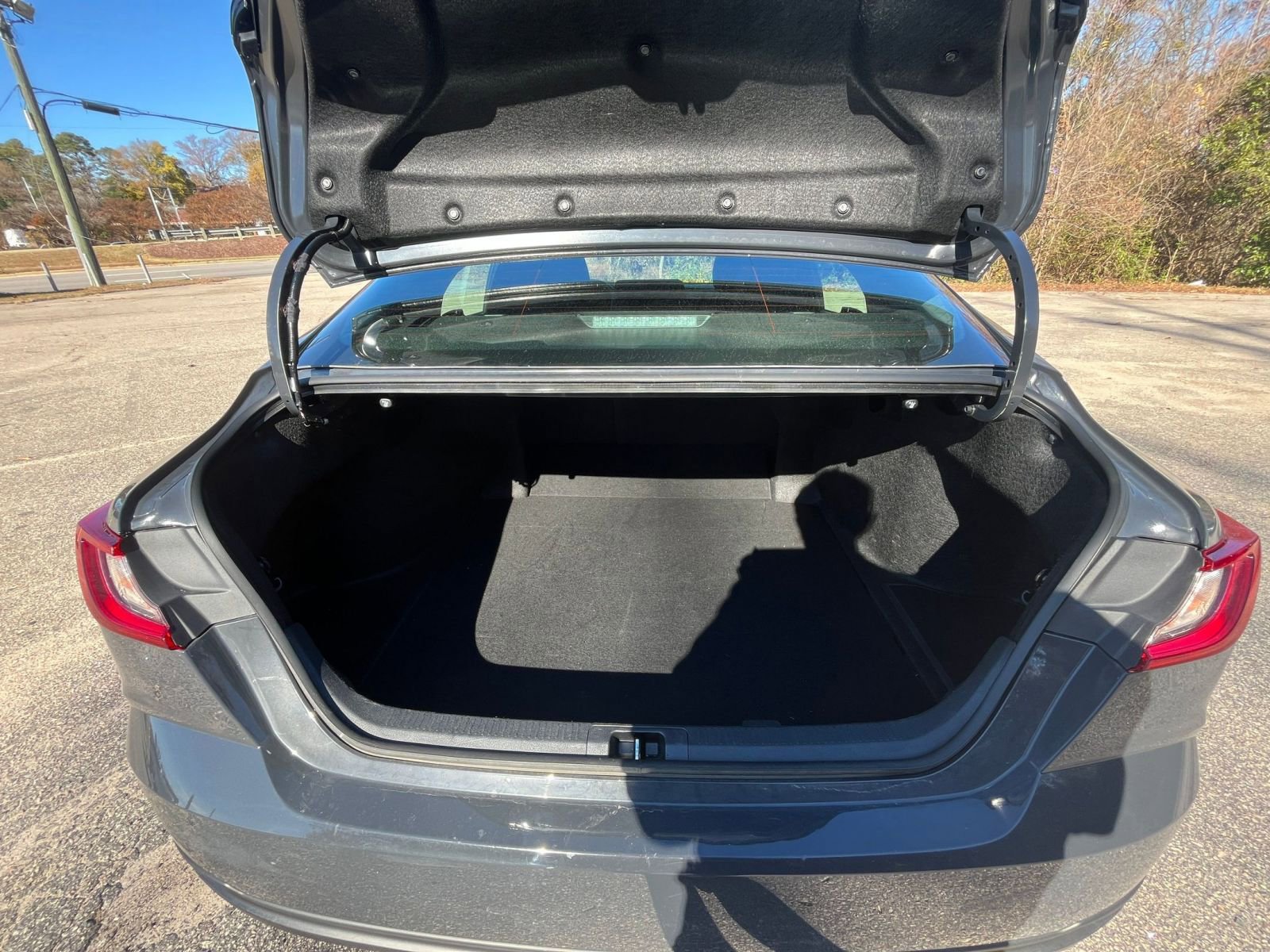 Used 2025 Toyota Camry LE image 25