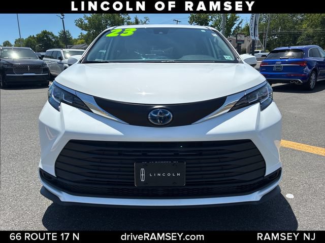 Used 2023 Toyota Sienna LE FWD image 10