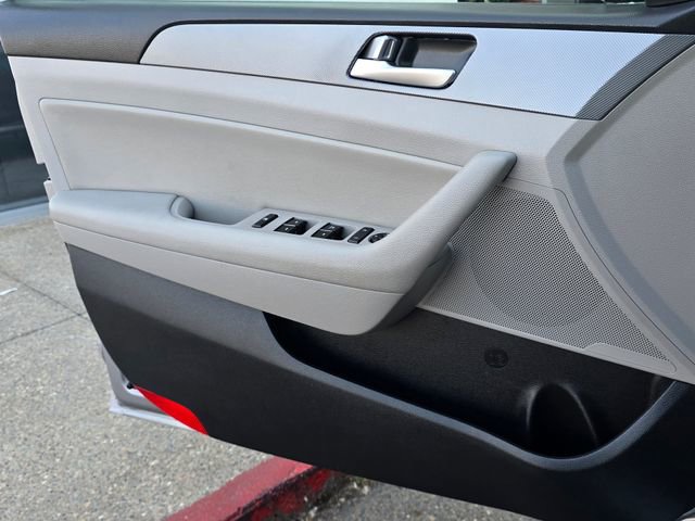 Used 2016 Hyundai Sonata SE FWD image 18