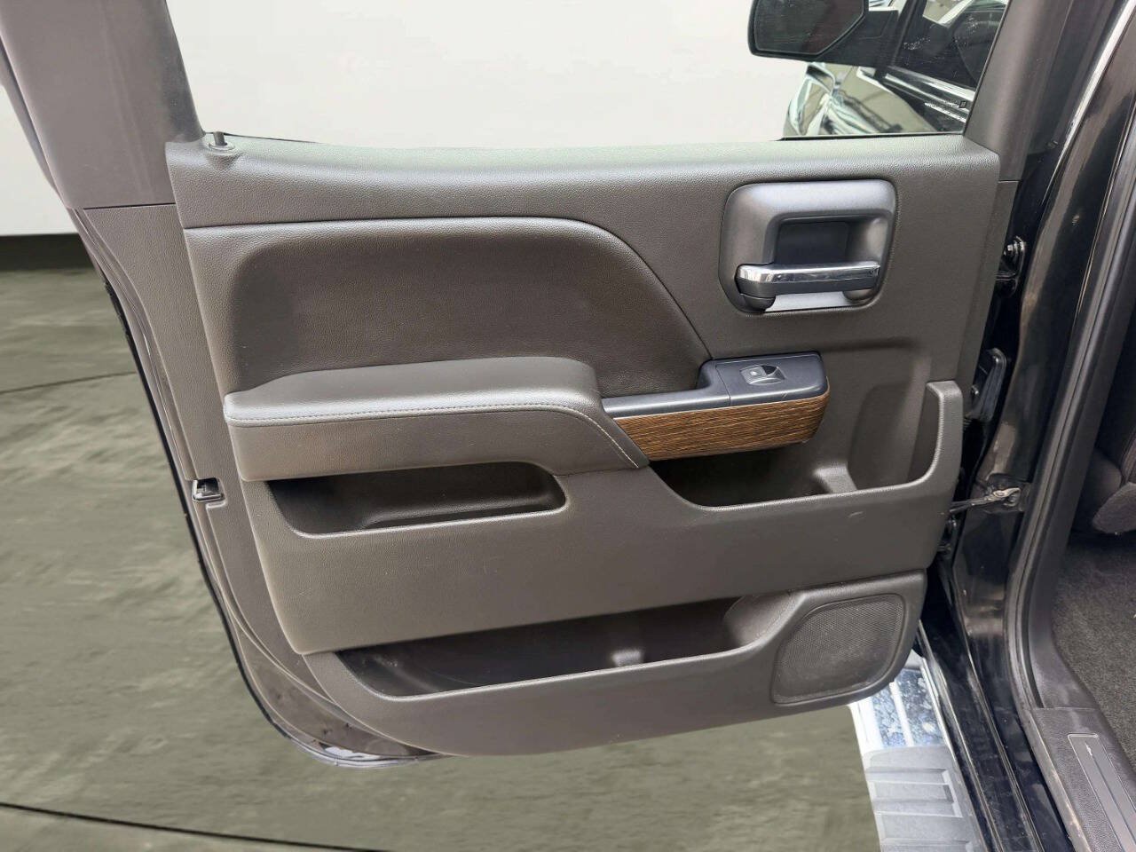 Used 2018 GMC Sierra 1500 Denali AWD/4WD image 18