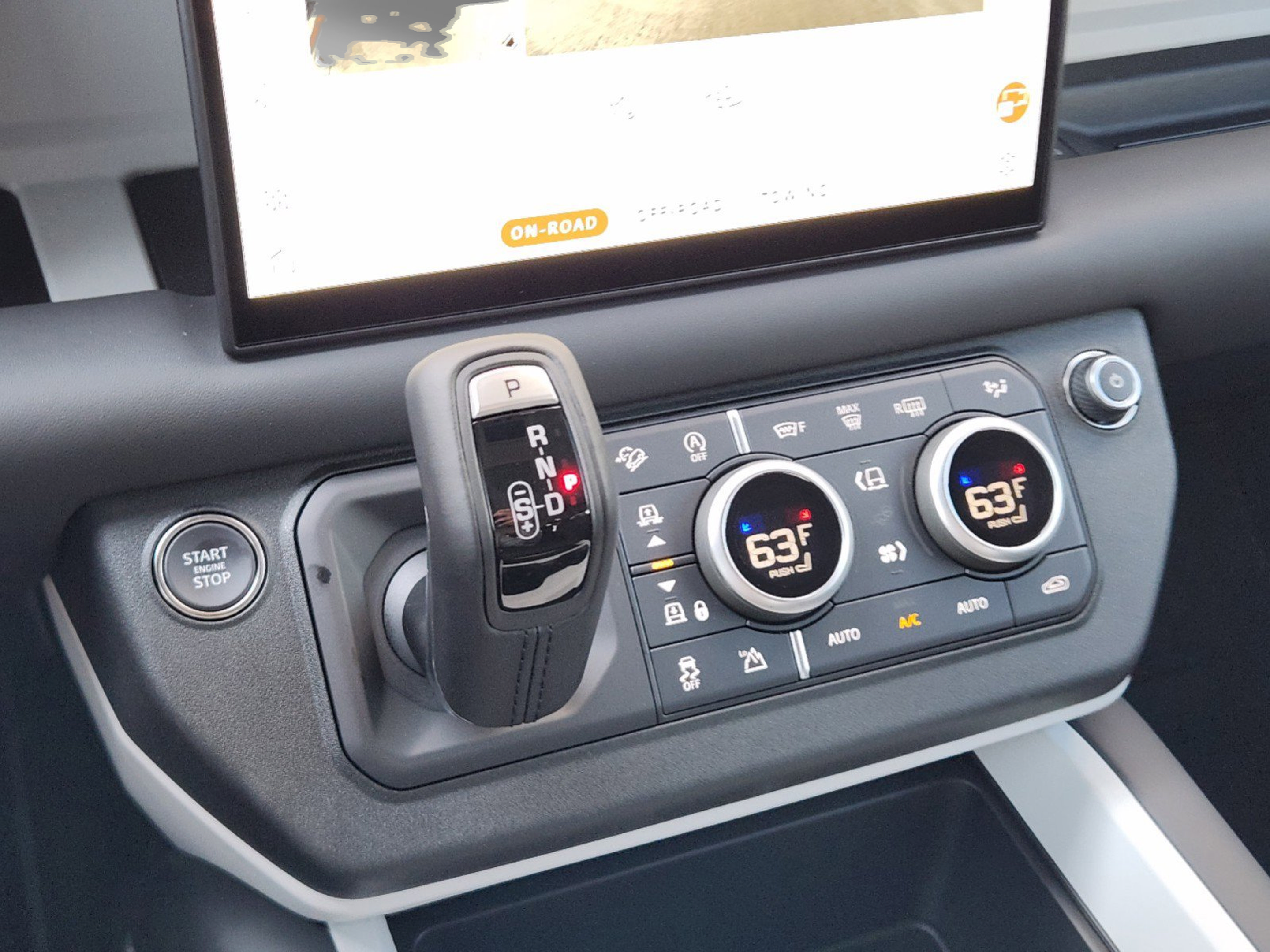 New 2025 Land Rover Defender 110 X-Dynamic SE AWD/4WD image 14