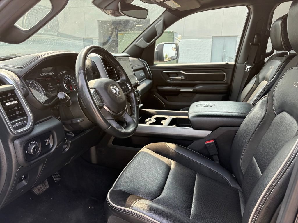 Used 2024 RAM 1500 Laramie AWD/4WD image 9