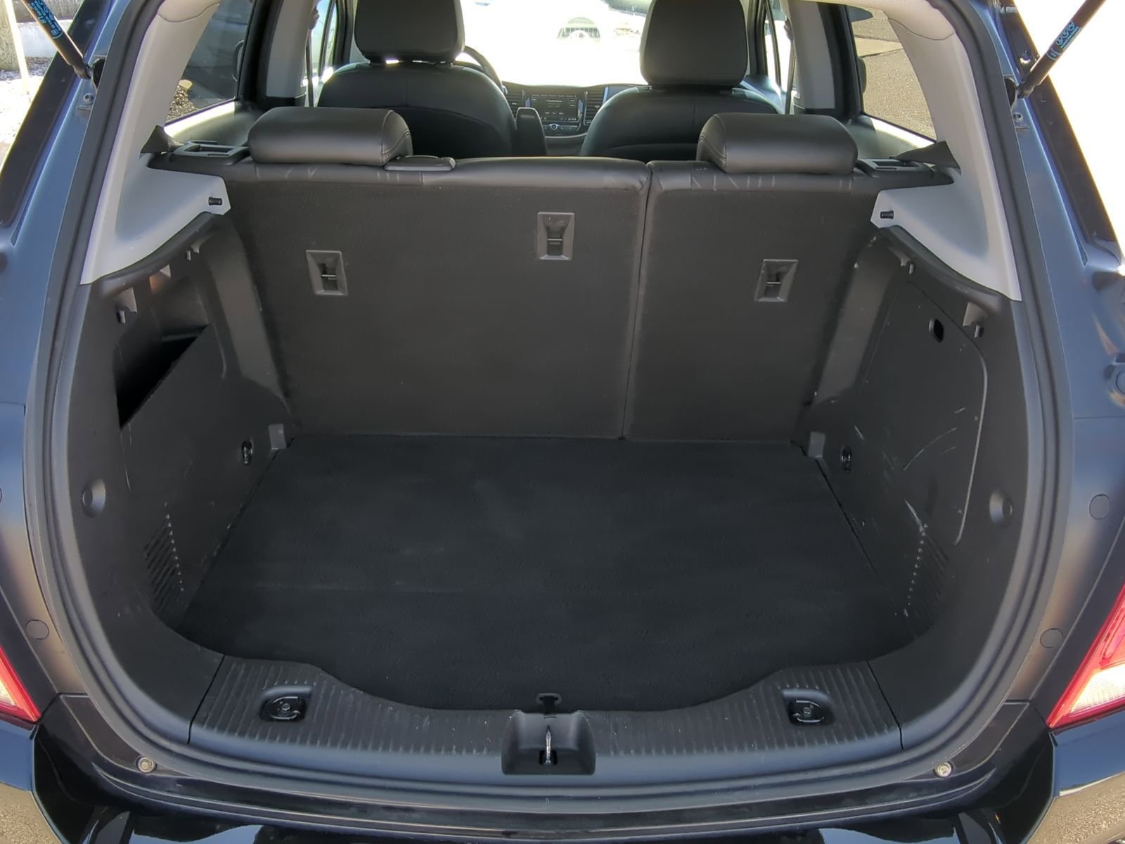 Used 2019 Chevrolet Trax LT w/ LT Convenience Package image 37