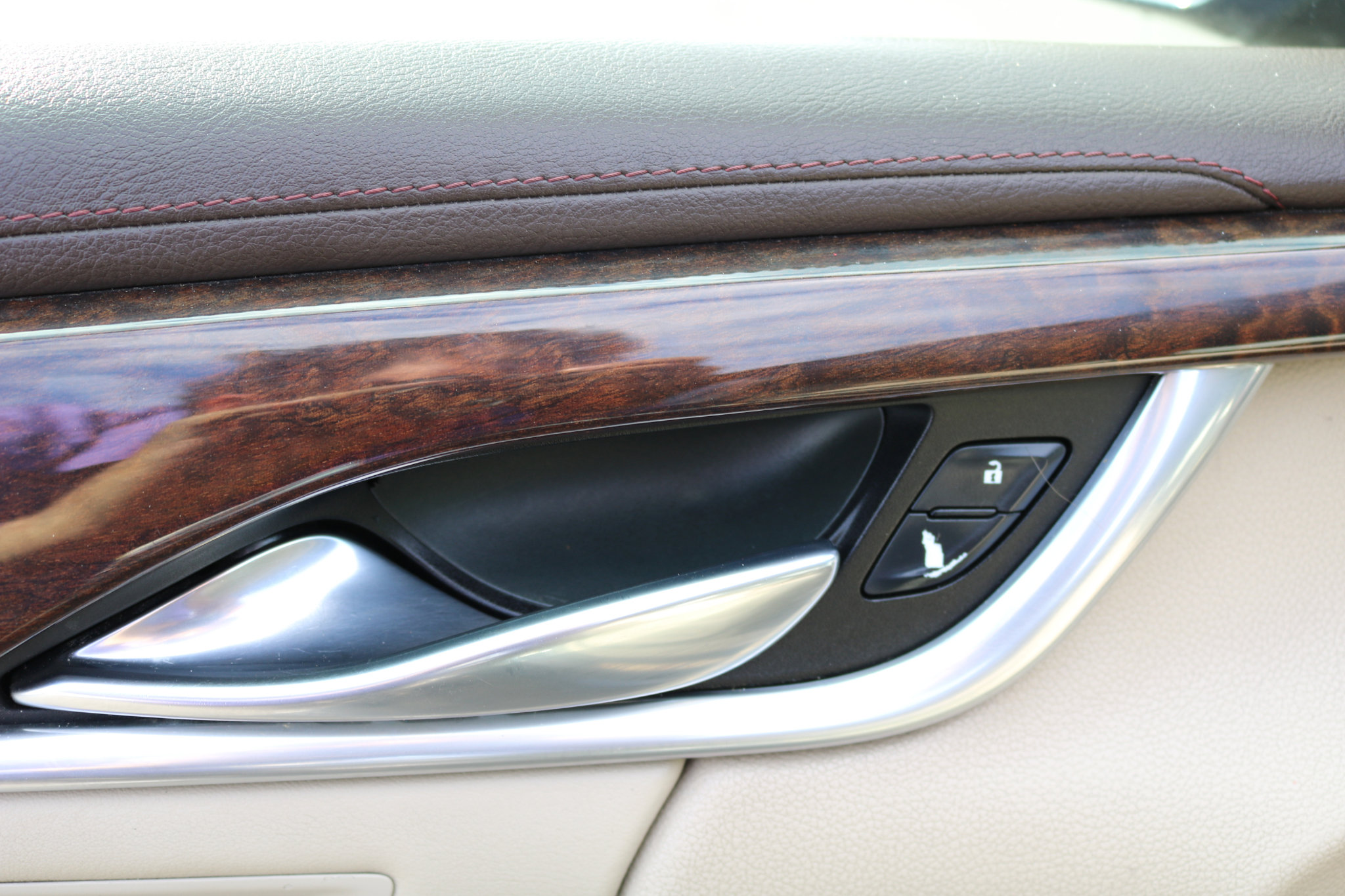 Used 2016 Cadillac XTS Luxury w/ Driver Awareness Package image 14