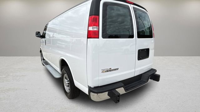 Used 2024 Chevrolet Express 2500 w/ Driver Convenience Package RWD image 10
