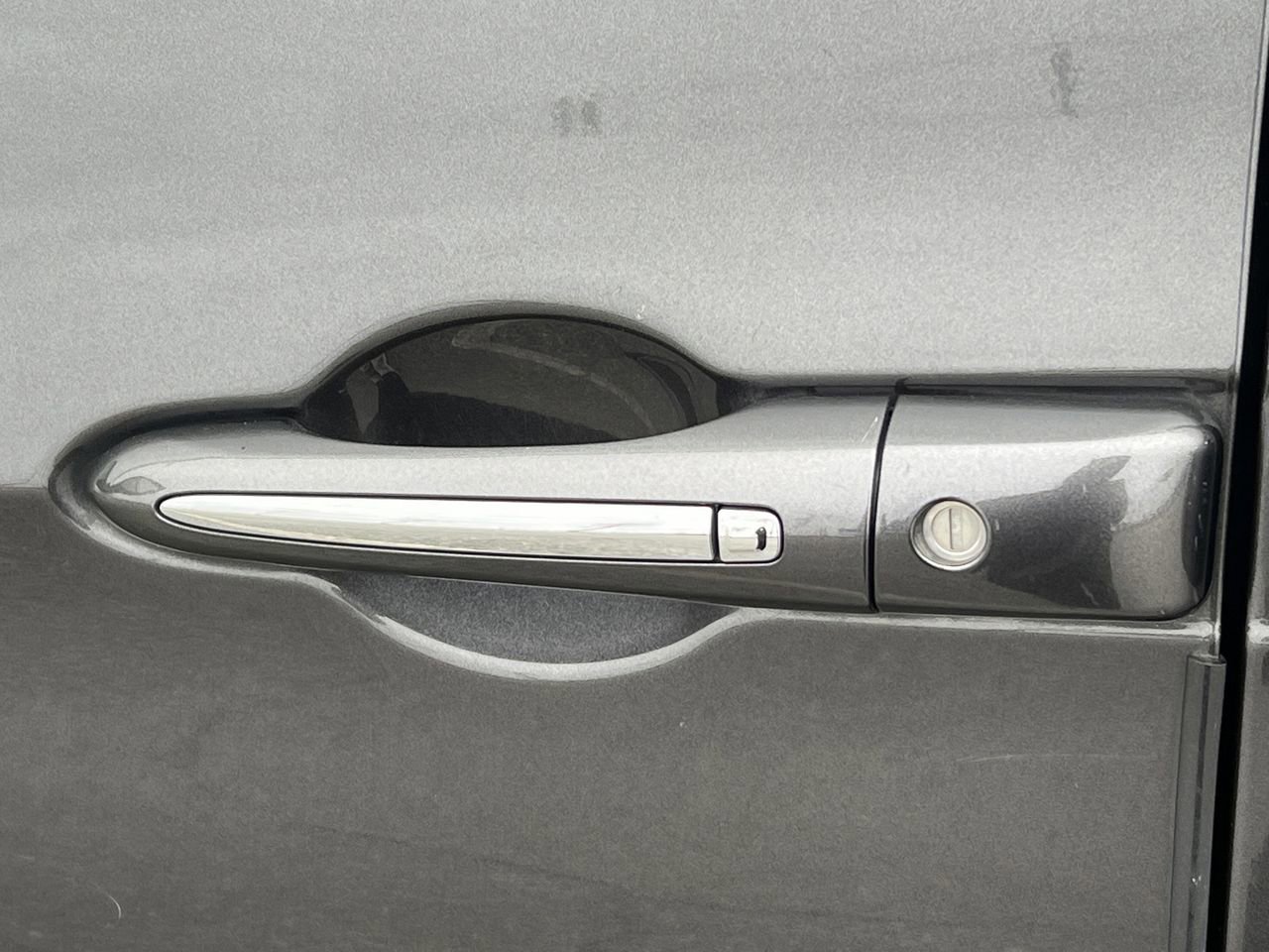 Used 2018 Chrysler Pacifica Touring Plus w/ Tire & Wheel Group image 37