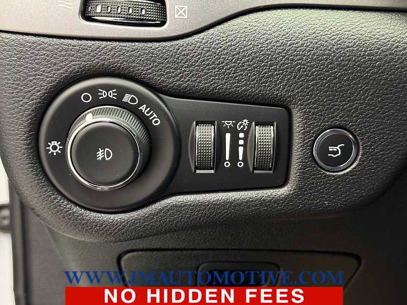 Used 2019 Jeep Cherokee Limited image 38