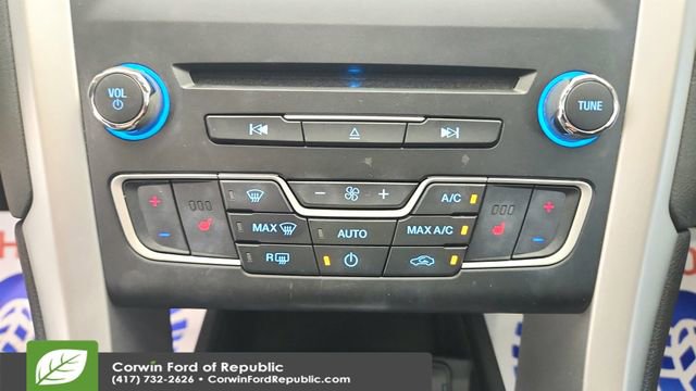 Used 2016 Ford Fusion SE image 19