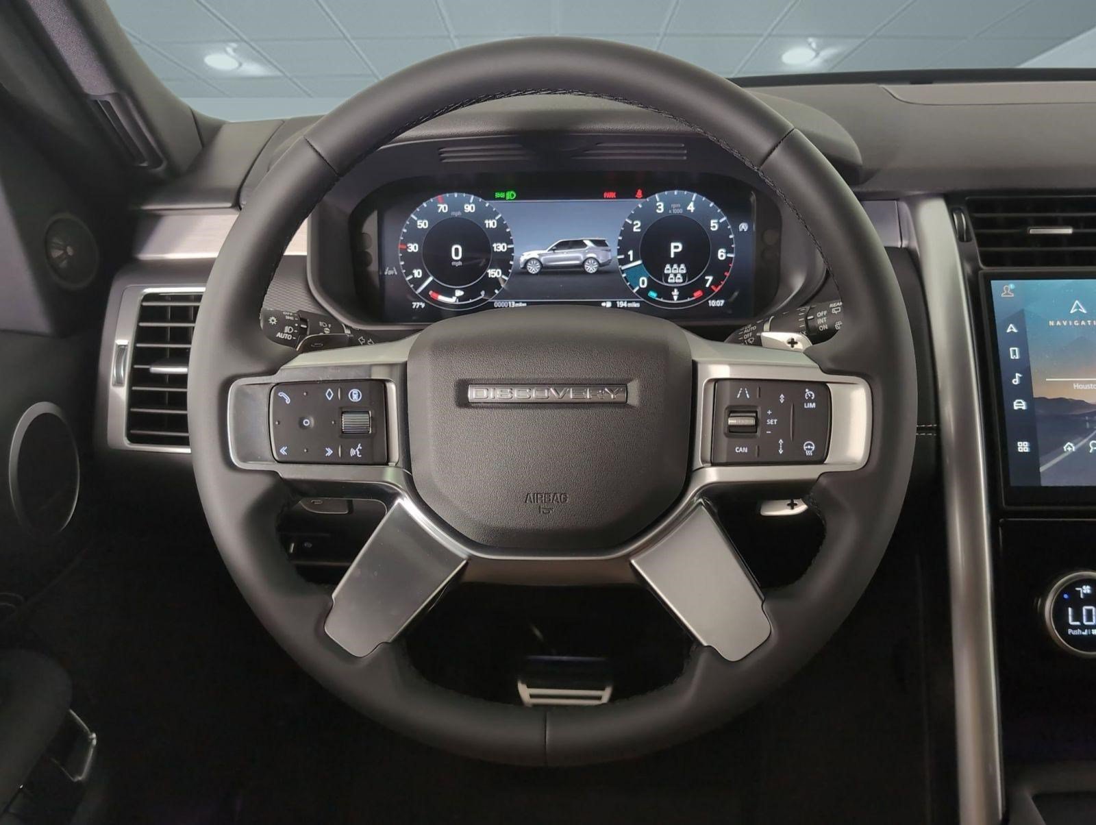 Certified 2025 Land Rover Discovery Dynamic SE AWD/4WD image 13