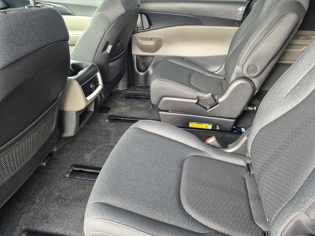 New 2026 Kia Carnival LX FWD image 12