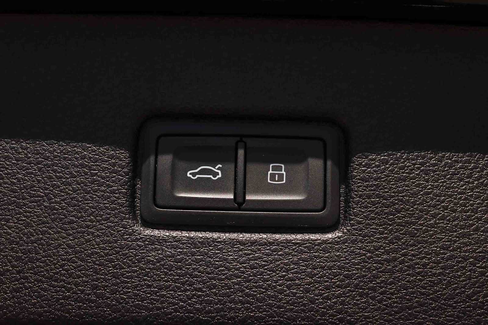 Used 2022 Audi Q7 3.0T Premium Plus w/ Premium Plus Package AWD/4WD image 38