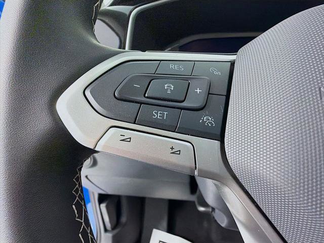 Used 2025 Volkswagen Taos SEL image 11