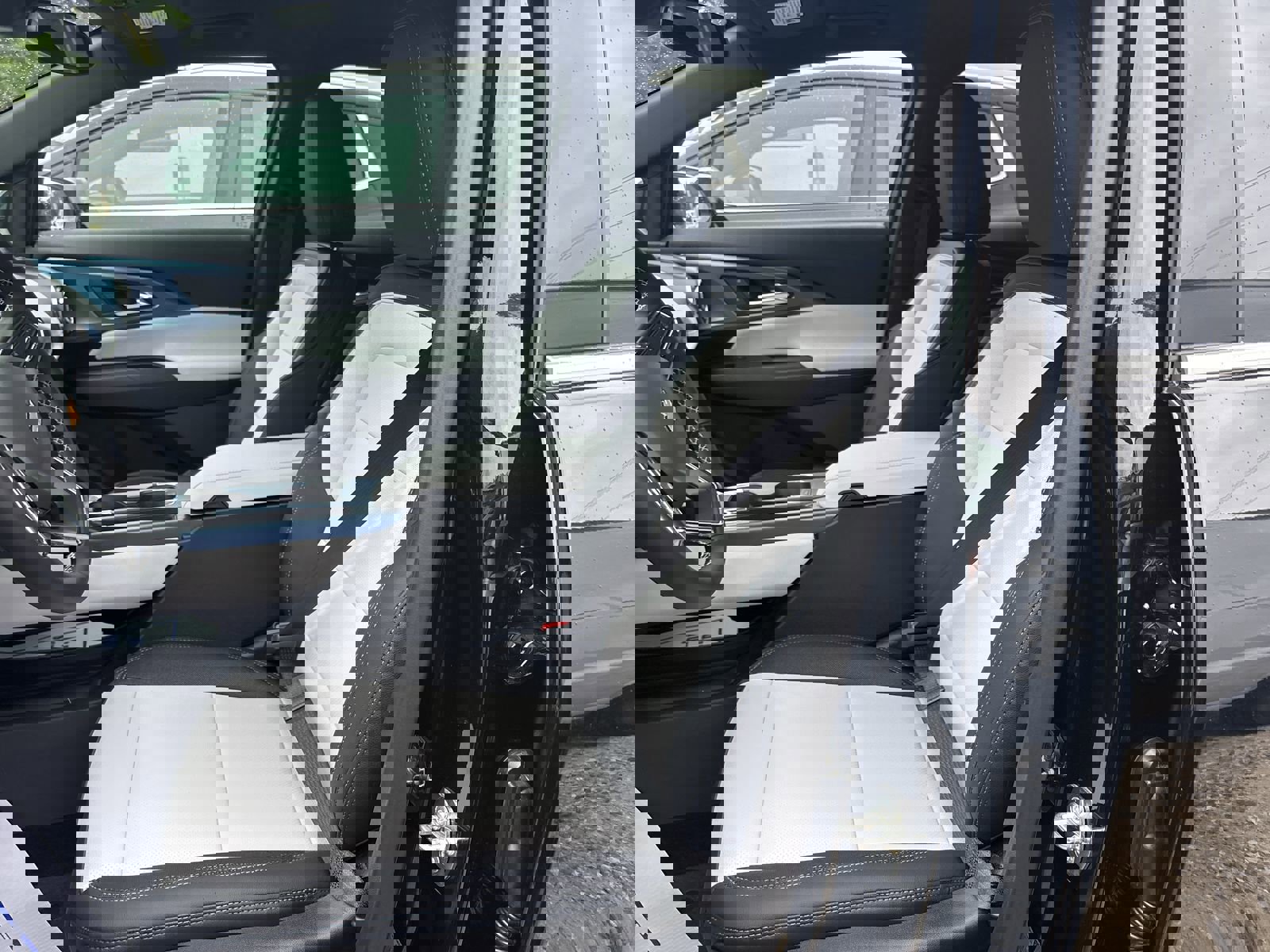 New 2026 Chevrolet Equinox EV LT image 14