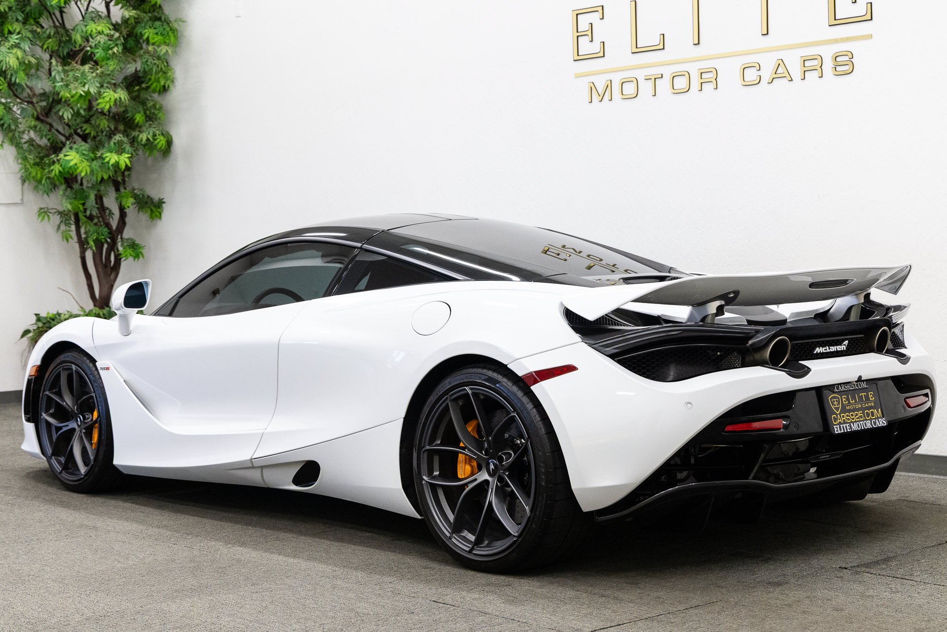 Used 2019 McLaren 720S Luxury RWD image 3
