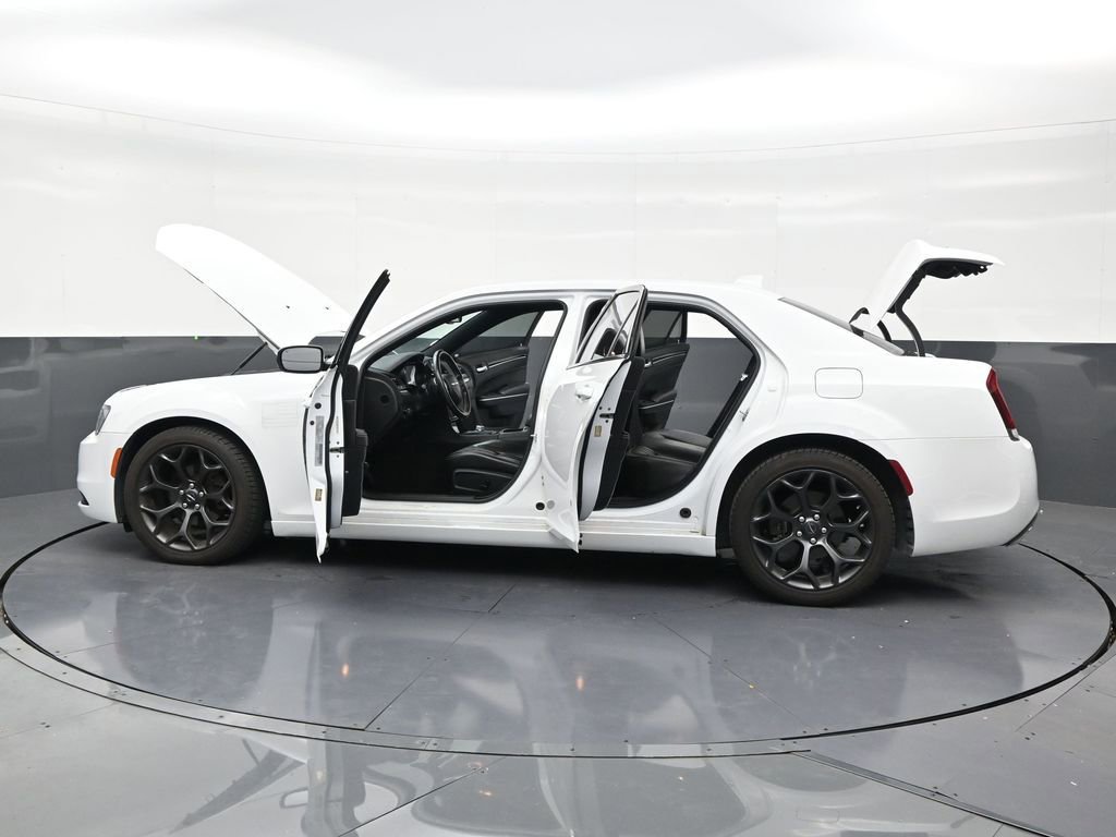Used 2020 Chrysler 300 S RWD image 30