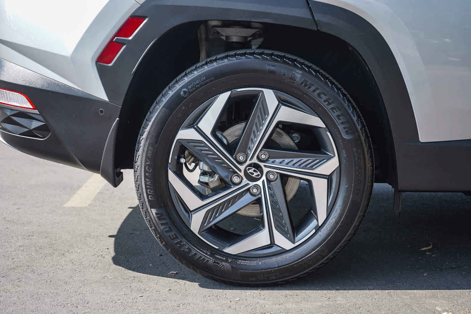 Certified 2024 Hyundai Tucson Limited AWD/4WD image 8