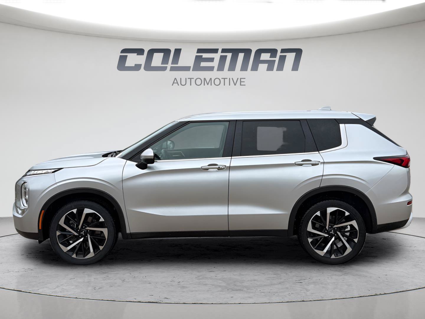Used 2024 Mitsubishi Outlander SE FWD image 7