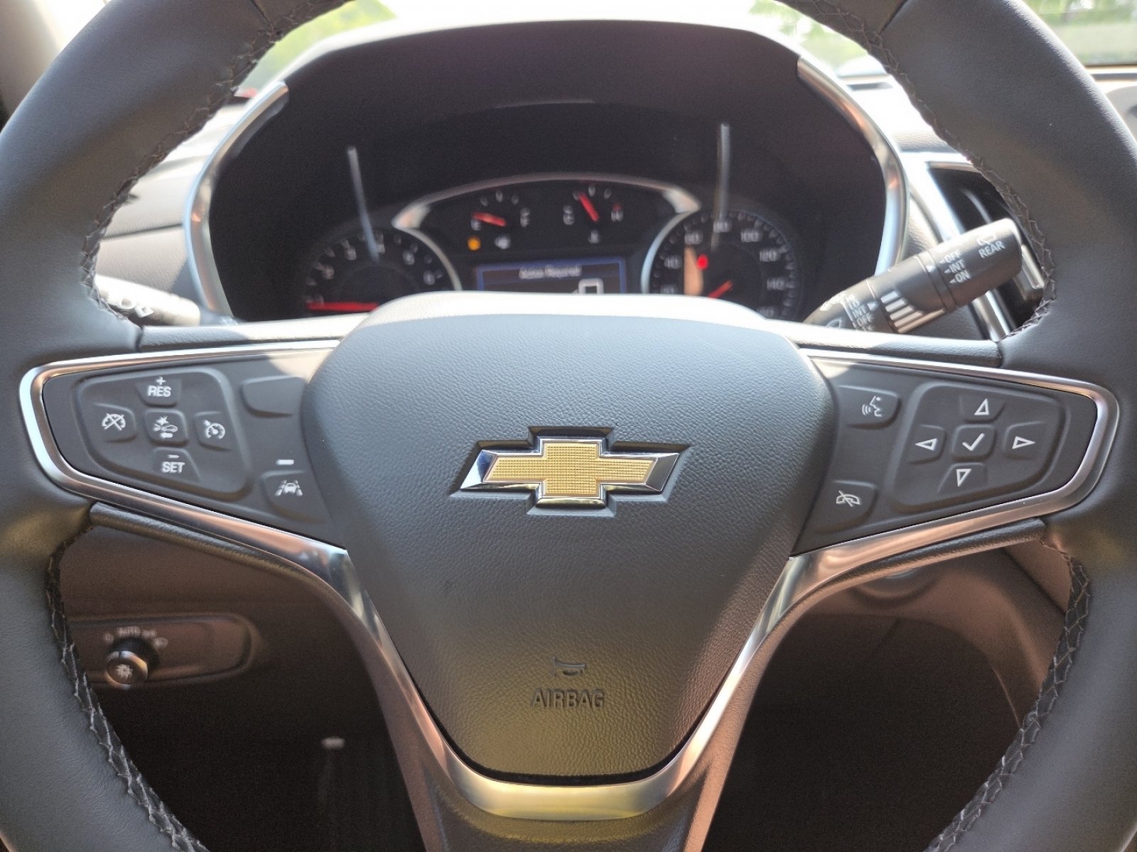 Used 2024 Chevrolet Equinox LT w/ LPO, Floor Liner Package FWD image 30