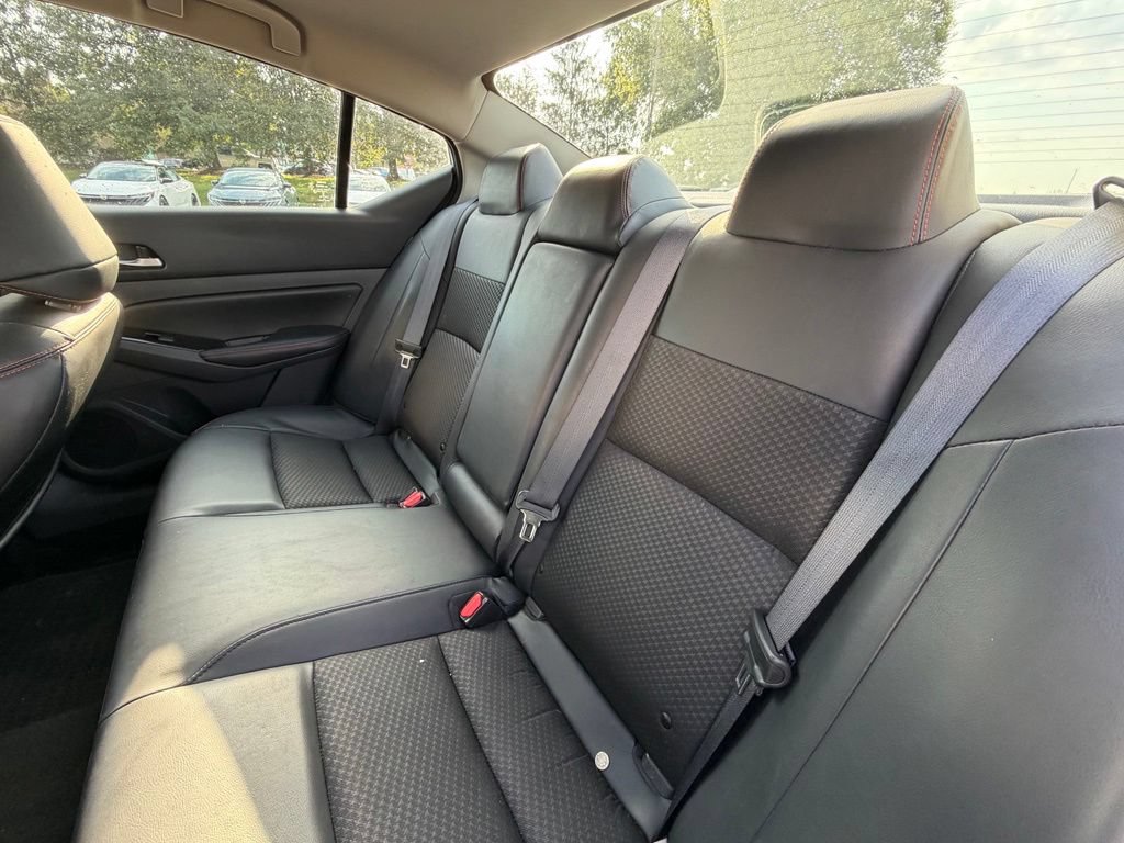 Used 2024 Nissan Altima 2.5 SR FWD image 8