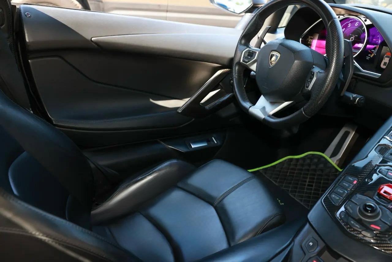 Used 2012 Lamborghini Aventador LP 700-4 image 11