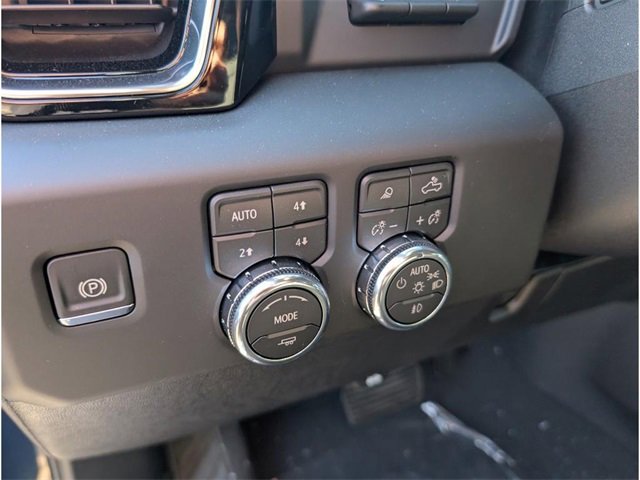 New 2026 GMC Sierra 3500 Denali w/ Denali Reserve Package image 17