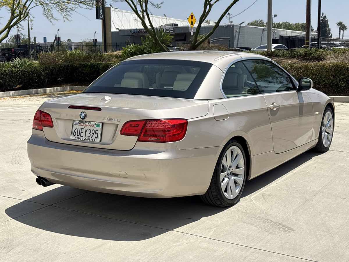 Used 2012 BMW 328i Convertible RWD image 5