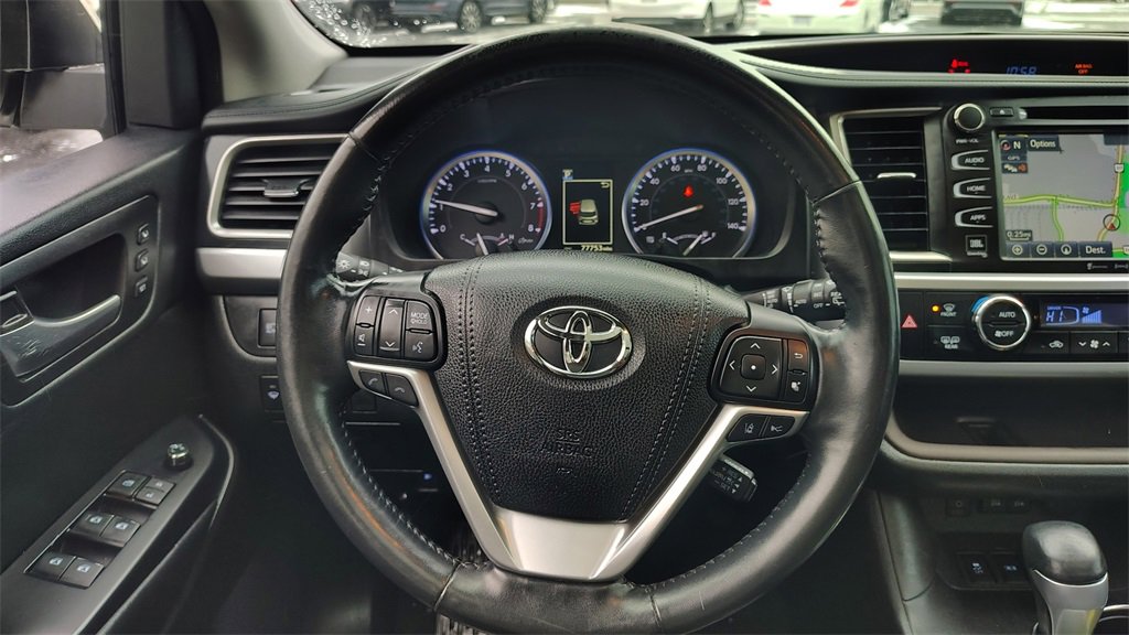 Used 2018 Toyota Highlander Limited Platinum image 13