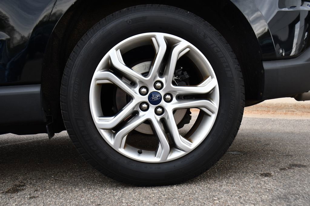 Used 2018 Ford Edge Titanium w/ Equipment Group 302A AWD/4WD image 35