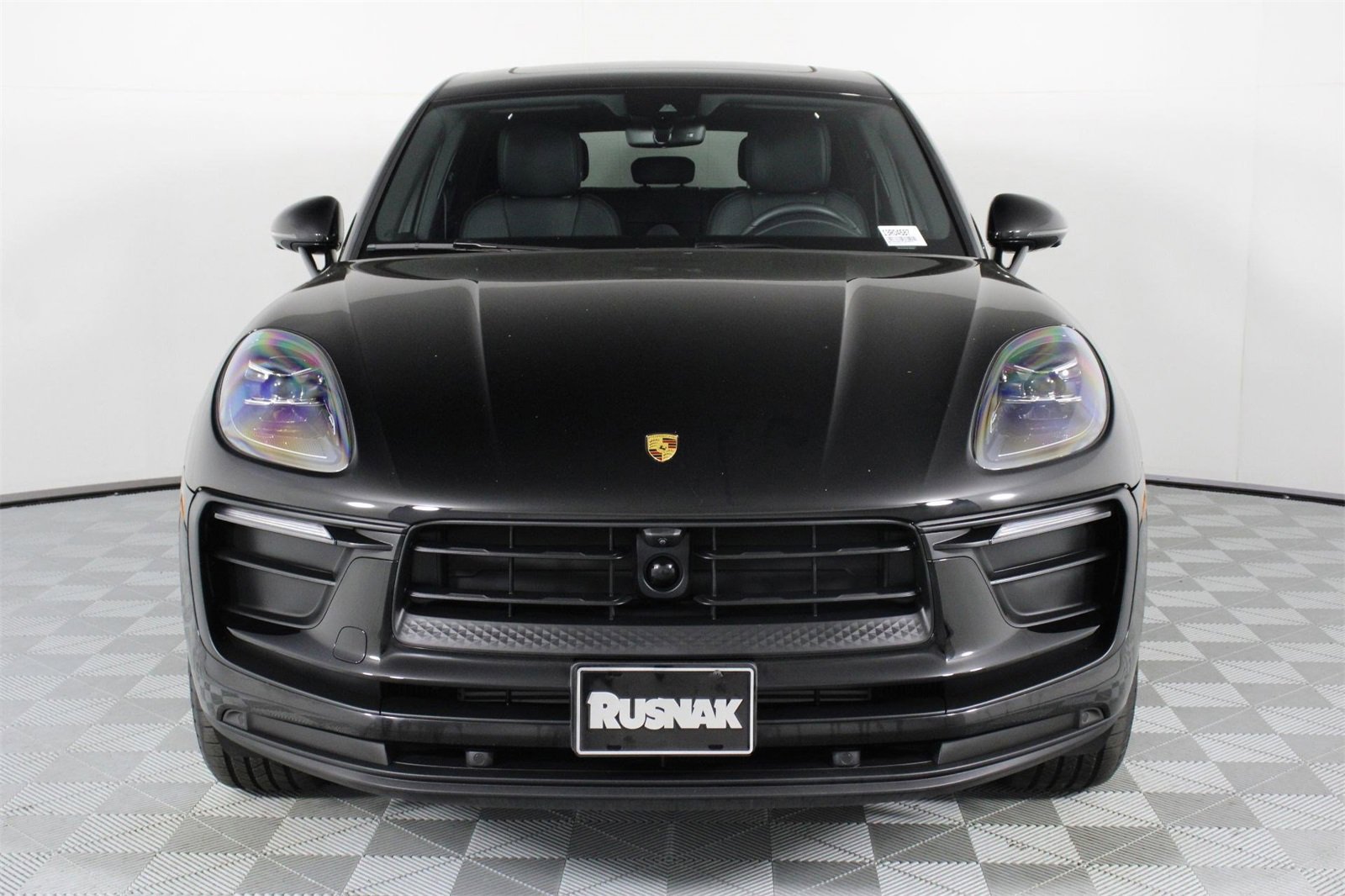 Used 2025 Porsche Macan image 10