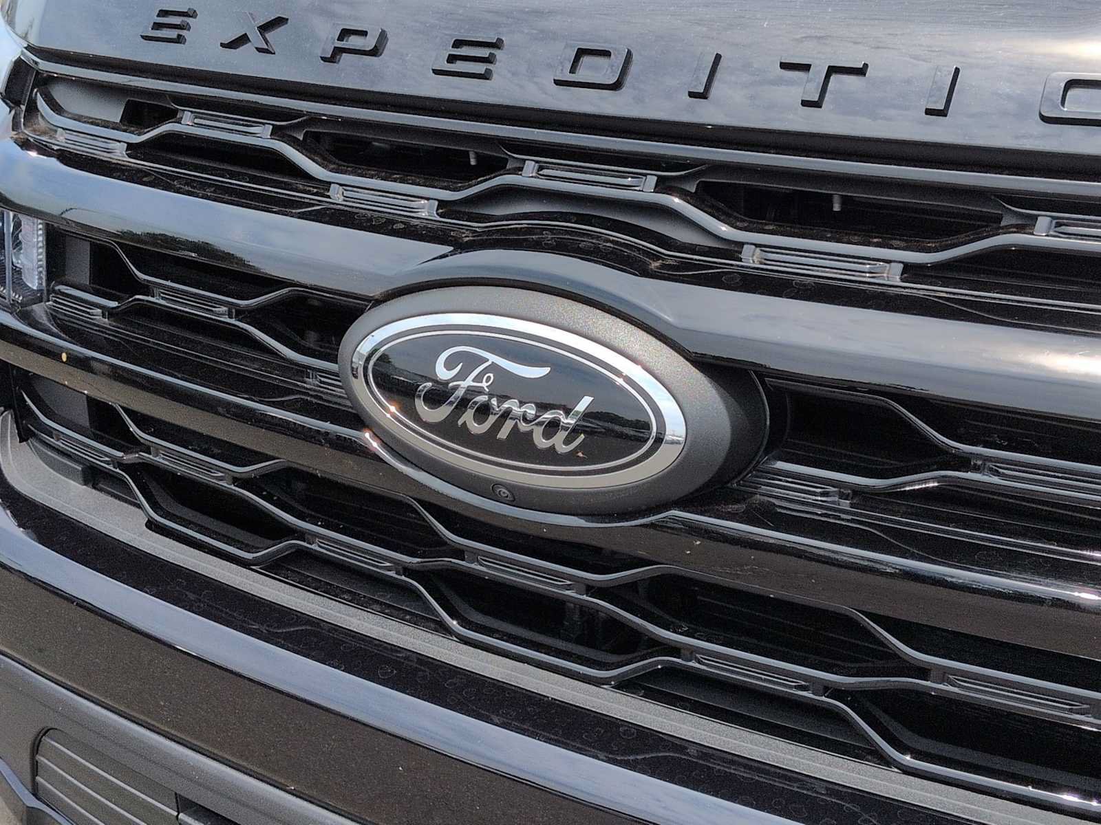 Used 2024 Ford Expedition Limited AWD/4WD image 12