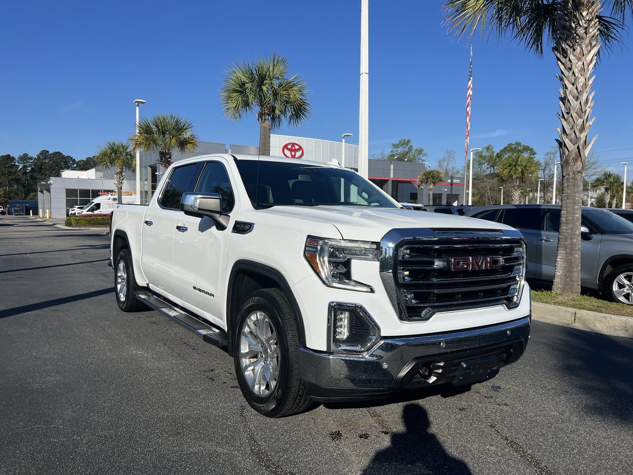 Used 2020 GMC Sierra 1500 SLT w/ SLT Premium Plus Package AWD/4WD image 2