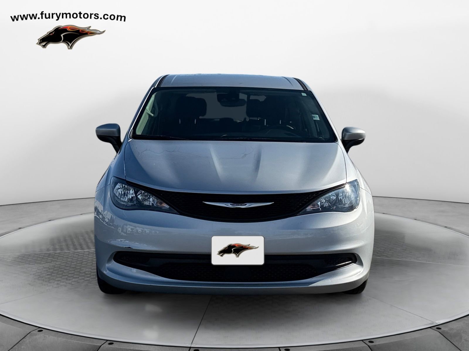 Used 2023 Chrysler Voyager LX image 8