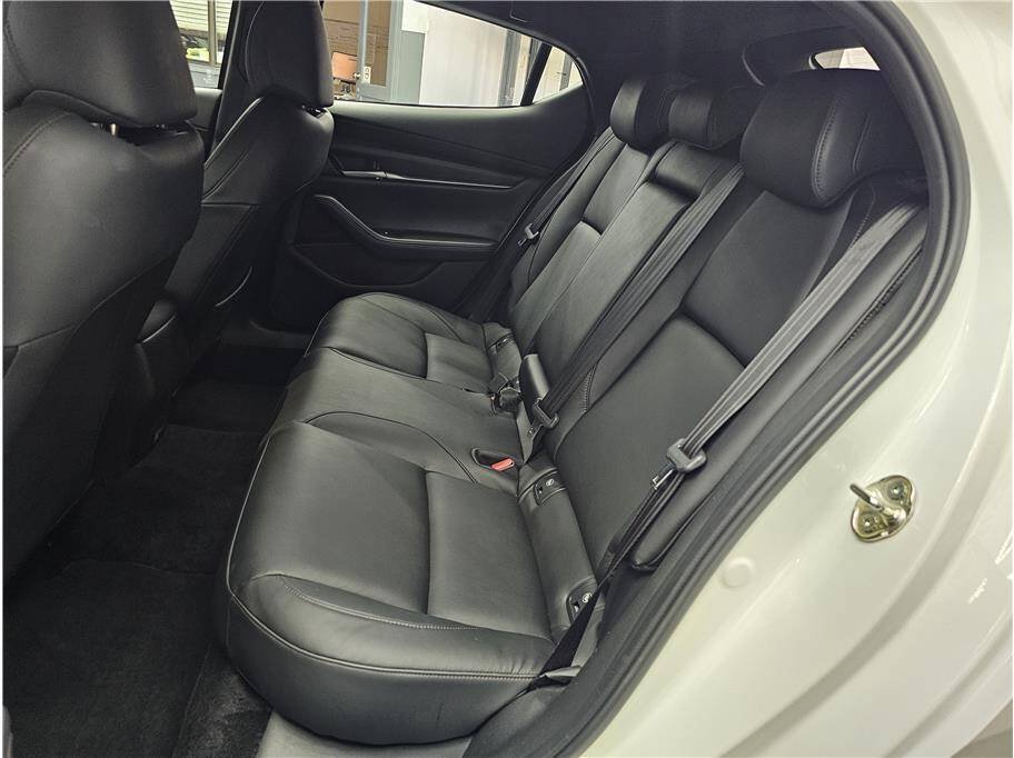 Used 2021 MAZDA MAZDA3 s FWD image 11