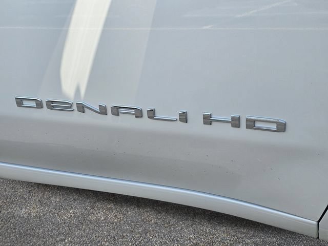 Used 2025 GMC Sierra 3500 Denali AWD/4WD image 8