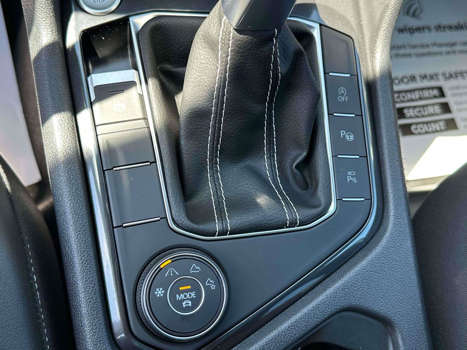 Certified 2023 Volkswagen Tiguan SEL R-Line AWD/4WD image 28