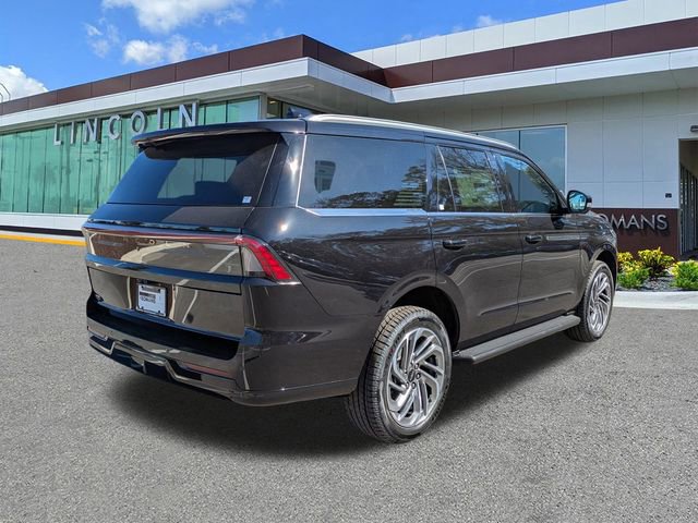 New 2026 Lincoln Navigator Premiere image 4