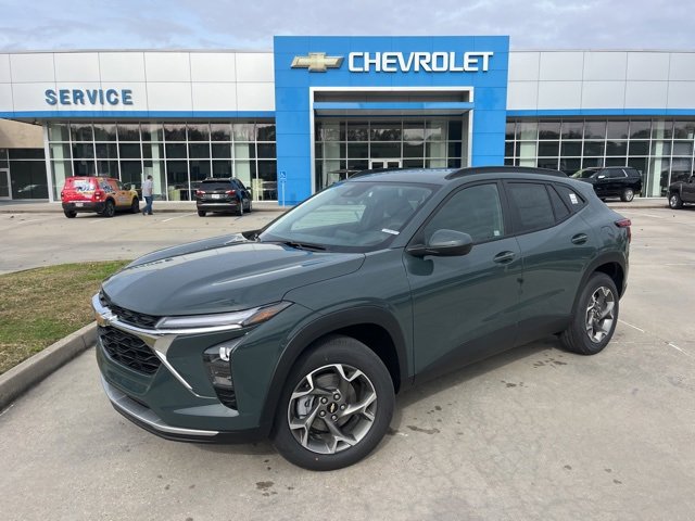 New 2026 Chevrolet Trax LT w/ Driver Confidence Package image 2