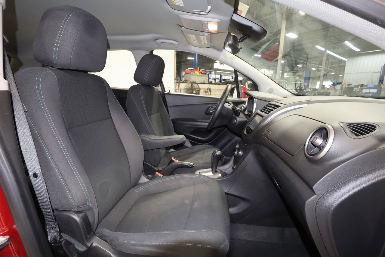 Used 2015 Chevrolet Trax LS w/ LPO, Cargo Package image 17