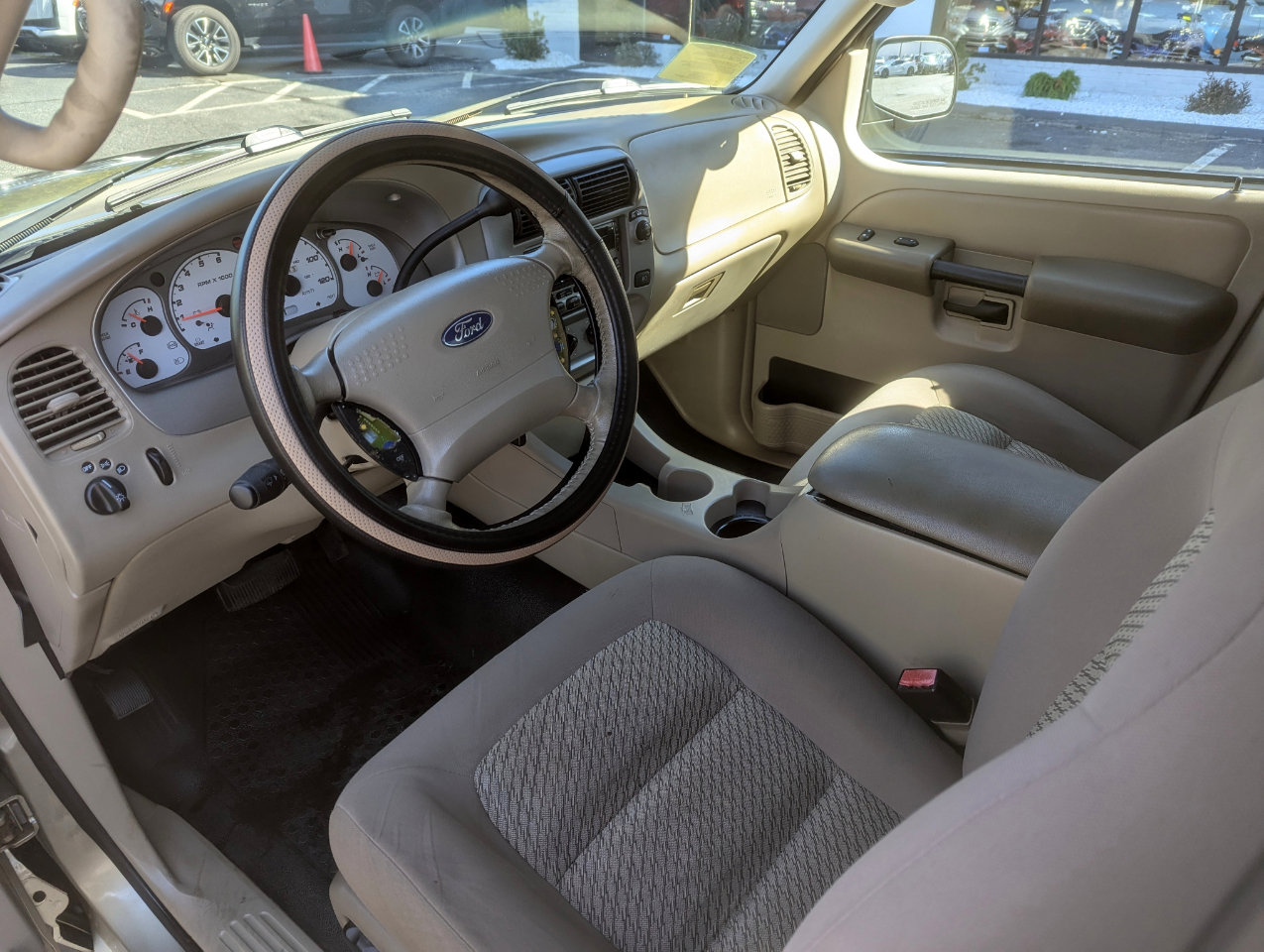 Used 2003 Ford Explorer Sport Trac XLT image 13